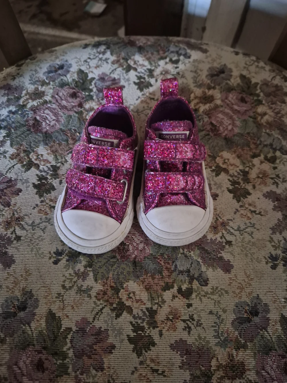 Converse Kids Pink Glitter Velcro Sneakers